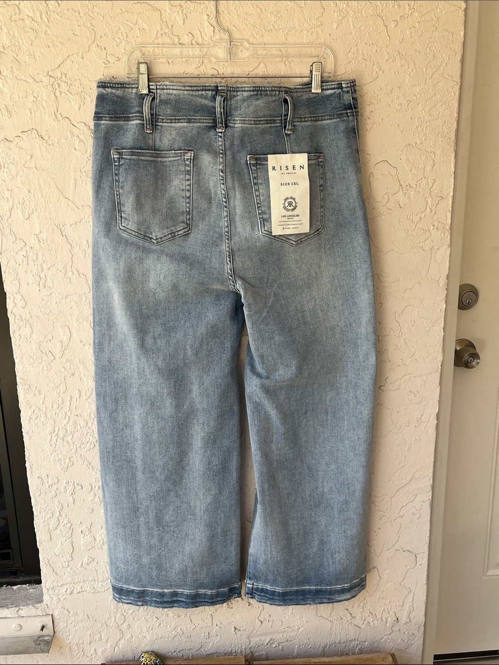 NWT🌞Risen Wide-Leg Cropped Light Blue Jeans w/Leg Seam Detail & Wide Waistband - Picture 8 of 12